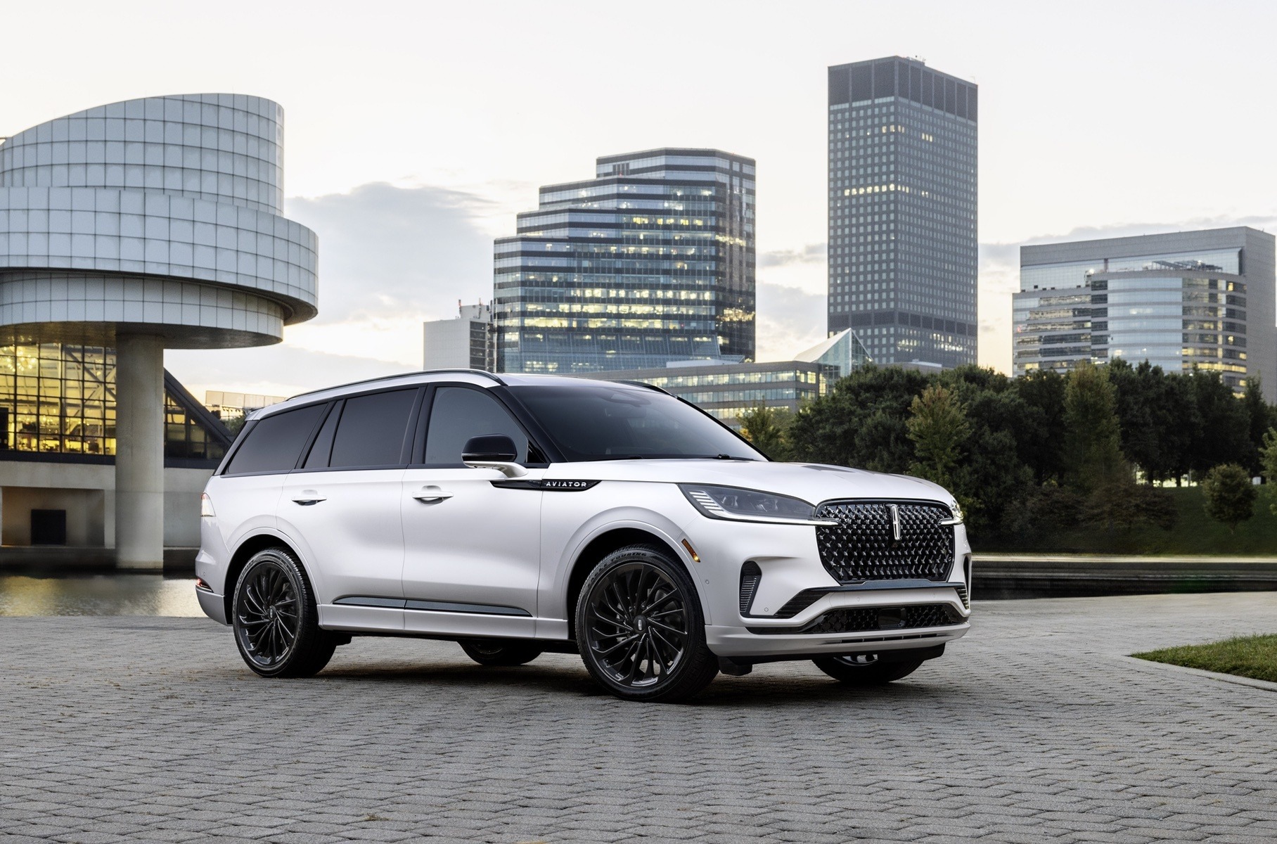 Представлен обновленный Lincoln Aviator3