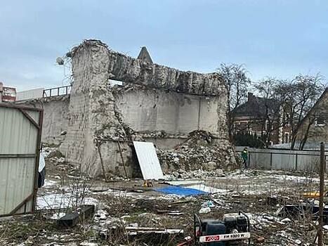 Прокуратура потребовала закрыть доступ к опасной заброшке возле Ашманн-парка