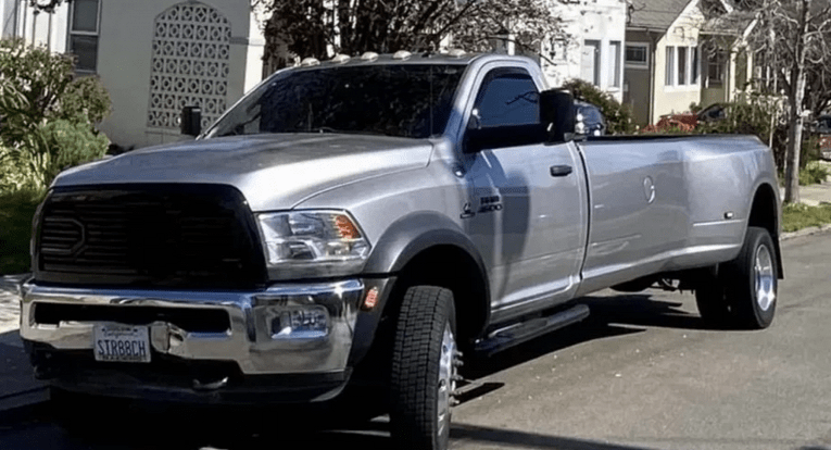 Ram 4500 стал необычным пикапом-лимузином3