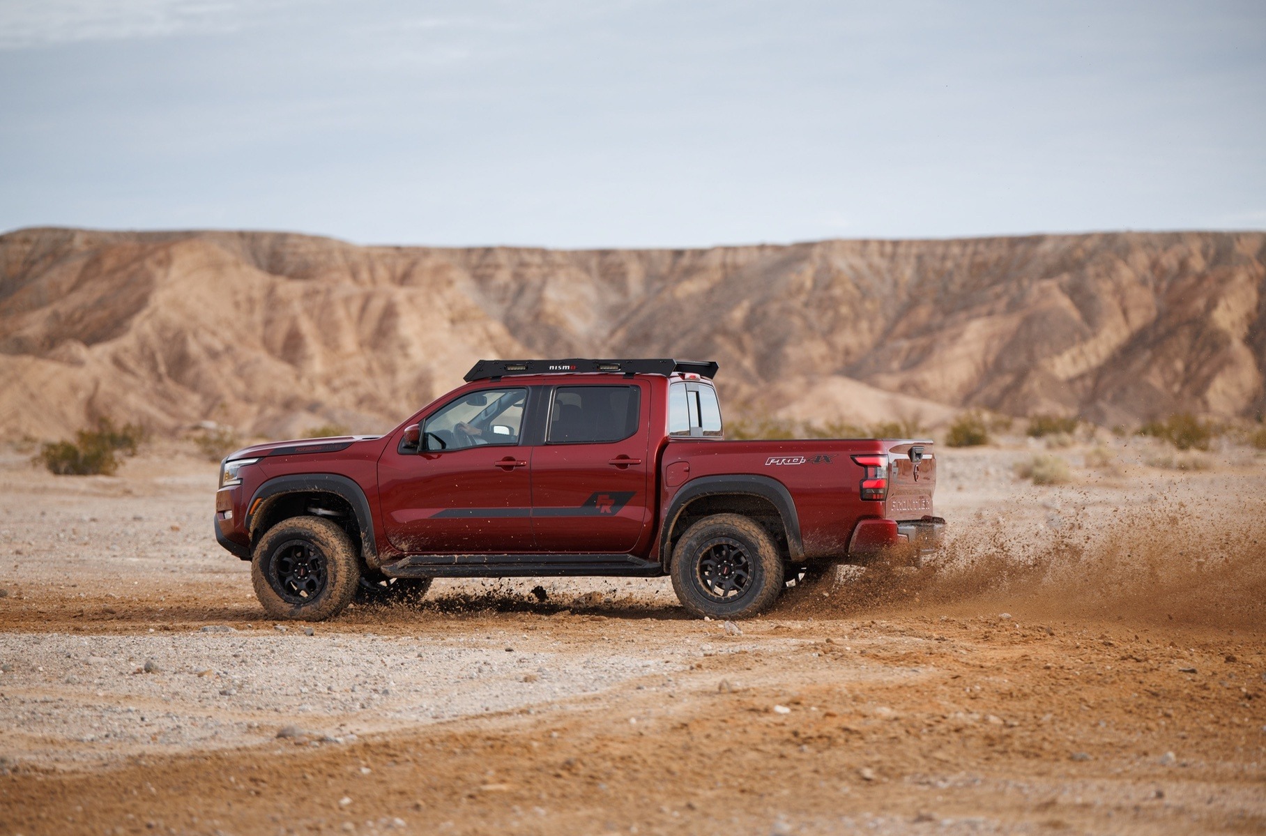 У Nissan Frontier появилась версия в стиле гоночного пикапа6