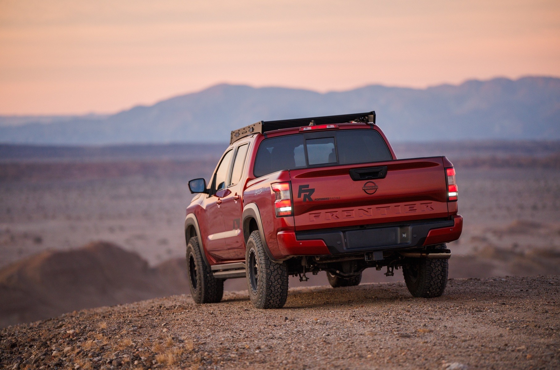 У Nissan Frontier появилась версия в стиле гоночного пикапа8