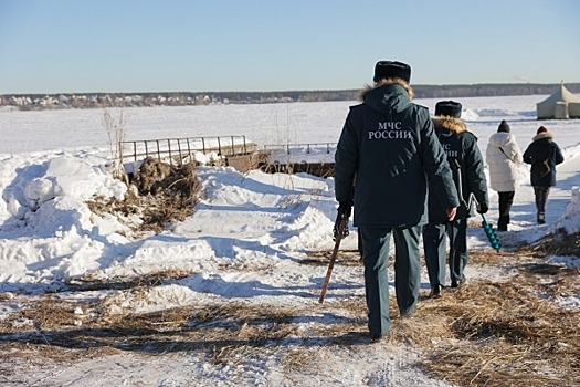 Вертолет МЧС с тремя членами экипажа рухнул в Карелии: причины ЧП и судьба пилотов