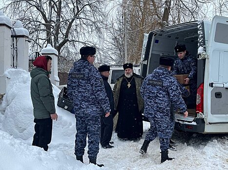 В Кашире росгвардейцы собрали свыше тонны гуманитарного груза для бойцов СВО