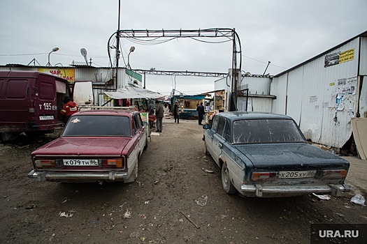 В Нижневартовске загорелся старейший рынок города