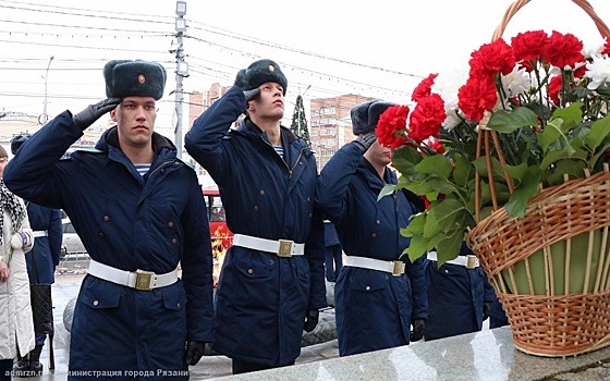 В Рязани почтили память героев Сталинградской битвы