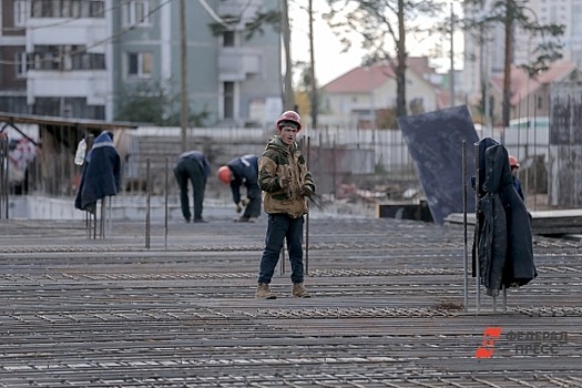 В Тюмени мать-одиночка просит защитить 13-летнюю дочку от домогательств мигранта