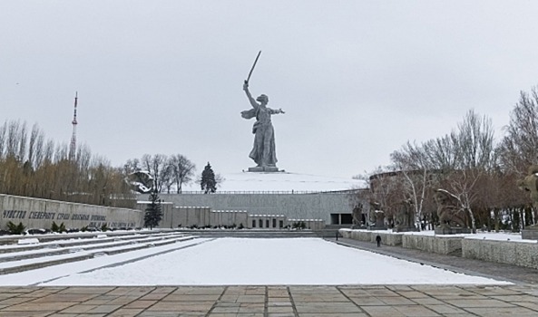 Семья Николая Валуева впервые поднялась на Мамаев курган