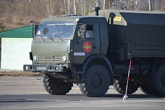 В учебном центре ВВО в Забайкалье организована подготовка военнослужащих на право управления транспортными средствами категории «С» и «Е»