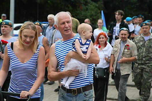 Десантники прошли по Калуге