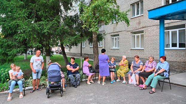 Эвакуированные жители Курской области рассказали о жизни в ПВР