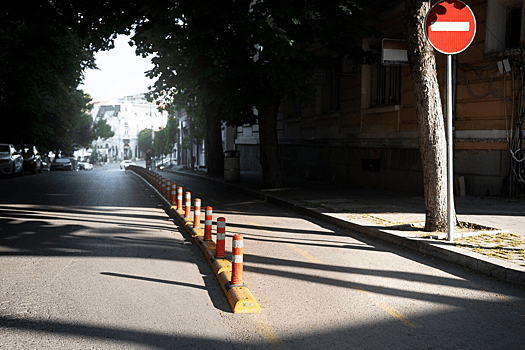 На оживленной трассе Вологды на месяц перекрыли движение