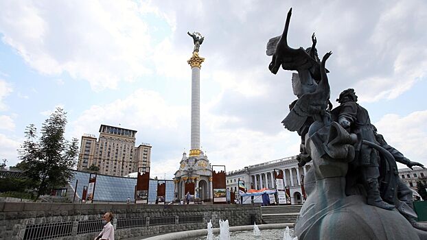 «Под огнем»: Киев предупредили о фатальном решении в Курской области