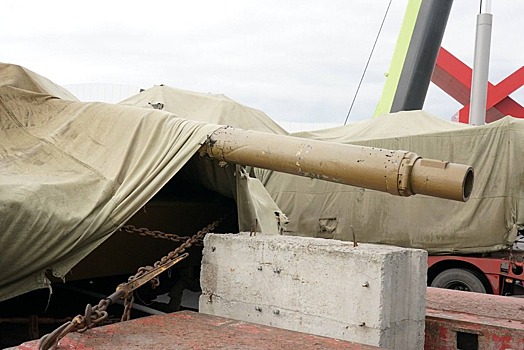 Установка трофейной военной техники стартовала на кемеровской площади