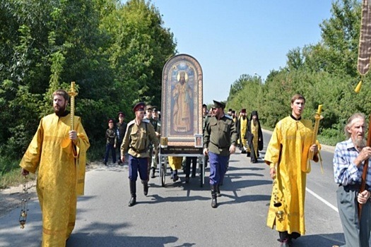 В целях безопасности в Воронеже отменили ежегодный крестный ход в Задонск с участием тысяч паломников