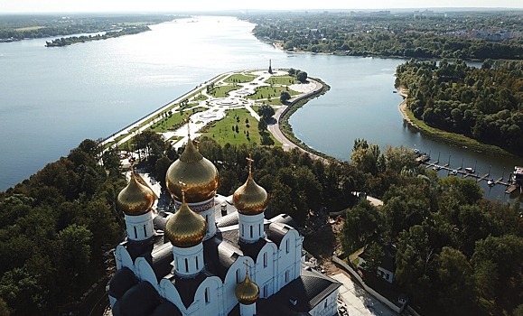 В Ярославле эвакуируют сотрудников НПЗ