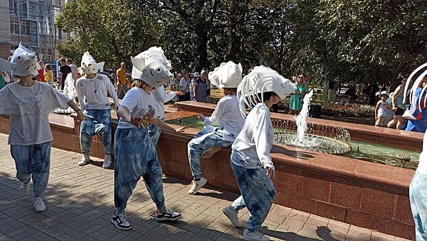 В Калугу приплыли люди-рыбы