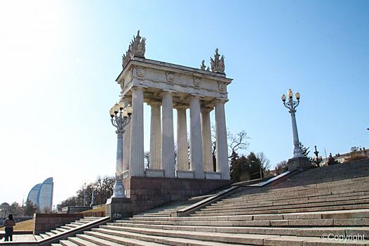 В Волгограде продолжит держаться жаркая и ветреная погода до конца лета