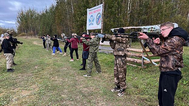 35 командиров-юнармейцев закрепили лидерские качества на полевых сборах в Вологде