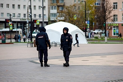 Челябинец обстрелял автомобили во дворе: полиция задержала нарушителя