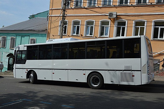 Курский театр кукол получил новый автобус для поездки на гастроли