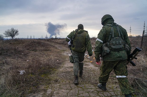 «Нам некуда было бежать» Отец и сын пошли добровольцами в донецкий спецназ. Как они вместе освобождали Мариуполь?3