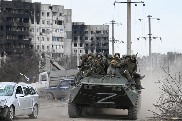 «Нам некуда было бежать» Отец и сын пошли добровольцами в донецкий спецназ. Как они вместе освобождали Мариуполь?5