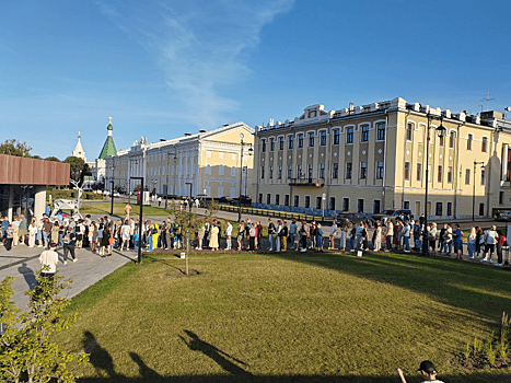 Огромные очереди выстроились к новому фуникулеру в Нижнем Новгороде