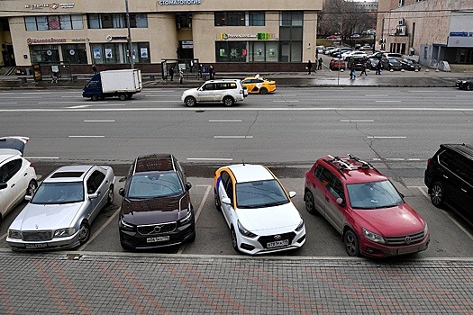 Парковку в Москве теперь можно оплатить с помощью блиц-приложения