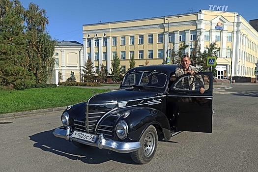 Пенсионер-полковник восстановил довоенный "Додж"