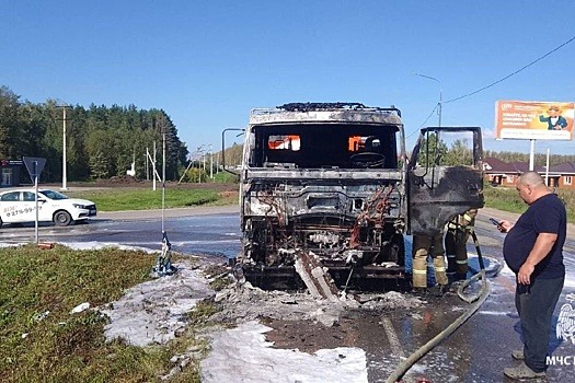 Под Уфой загорелся бензовоз с 8 тоннами дизтоплива