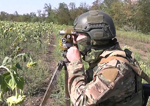 Расчеты САУ «Акация» артиллерии группировки войск «Восток» используя тактику огневого налета нанесли удары по позициям ВСУ в районе Времевского выступа