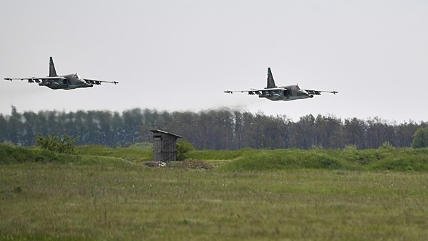 Самолеты Су-25 ударили по живой силе и технике ВСУ в Курской области