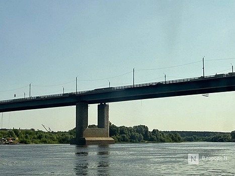 Тело водителя вытащили из фуры со дна реки под Стригинским мостом