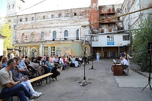 В Ярославле прошел фестиваль уличного театра "Волков. Подмостки"