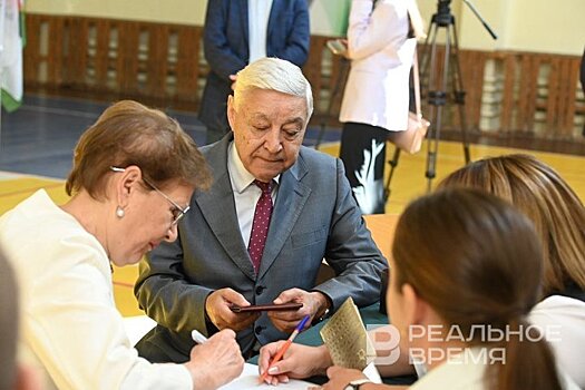 В Казани на празднике у "Чаши" выступил председатель Госсовета Татарстана Фарид Мухаметшин