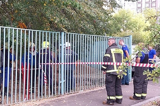 В Москве рабочие упали в кипяток