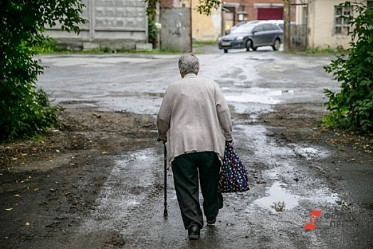 В пансионате в Татарстане нашли труп и прикованных наручниками к кроватям стариков