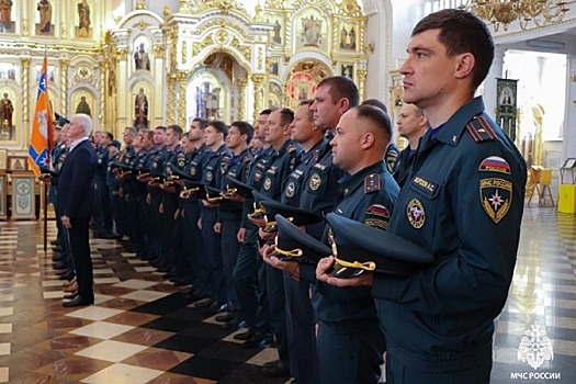 В Саранске прошел молебен в честь иконы Божьей Матери «Неопалимая Купина» на таинство пришло более 100 человек