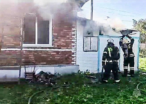 В Волгограде в частном доме возник пожар из-за загоревшейся зарядки телефона