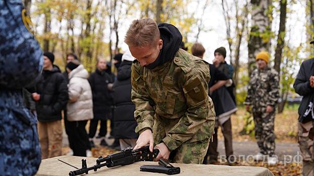 300 молодых вологжан показали боевой дух в военно-патриотической игре «Виват, Победа!»