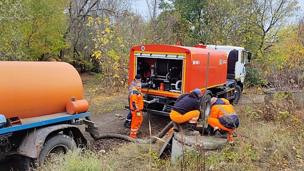 Аварийная бригада из Вологды работает над восстановлением сетей в Алчевске