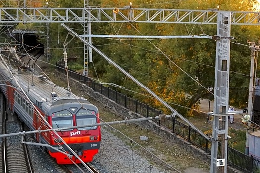 Двух подростком и жителя Красноярска осудили за диверсии на железной дороге