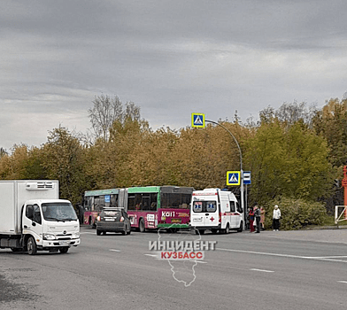 "Ее просто снесли": кемеровчанка получила перелом при выходе из битком забитого автобуса