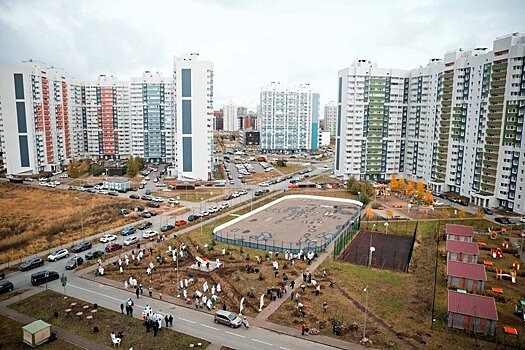 "Экология нас объединяет": в "Салават купере" состоялась высадка деревьев