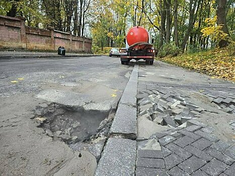 Из-за аварии на сетях в Калининграде закрыли движение на Галицкого, по Московскому — без ограничений