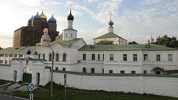 «Многонациональный» логотип с православным храмом без крестов показали в России