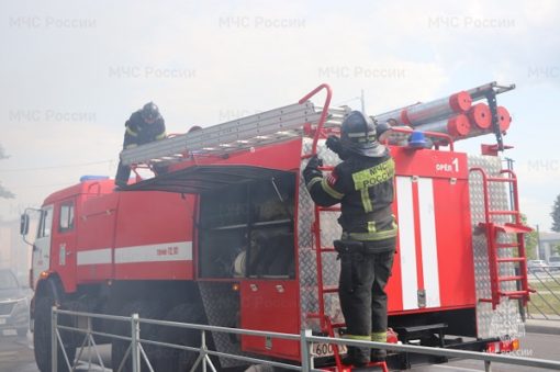 На пожере в пятиэтажке Орла эвакуировали семерых0