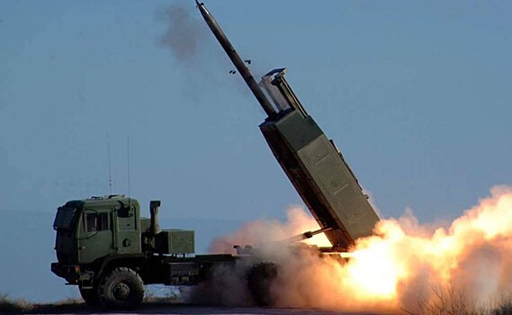 Ракета РСЗО HIMARS упала во дворе в Донецке