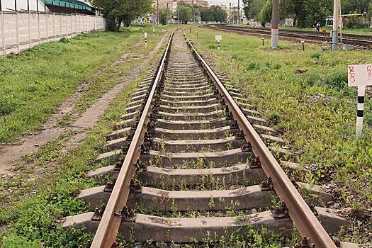 В Крыму приостановили движение поездов