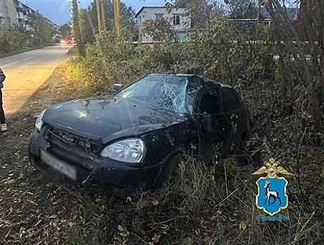 В Октябрьске водитель Lada Priora превысил скорость и вылетел в кювет